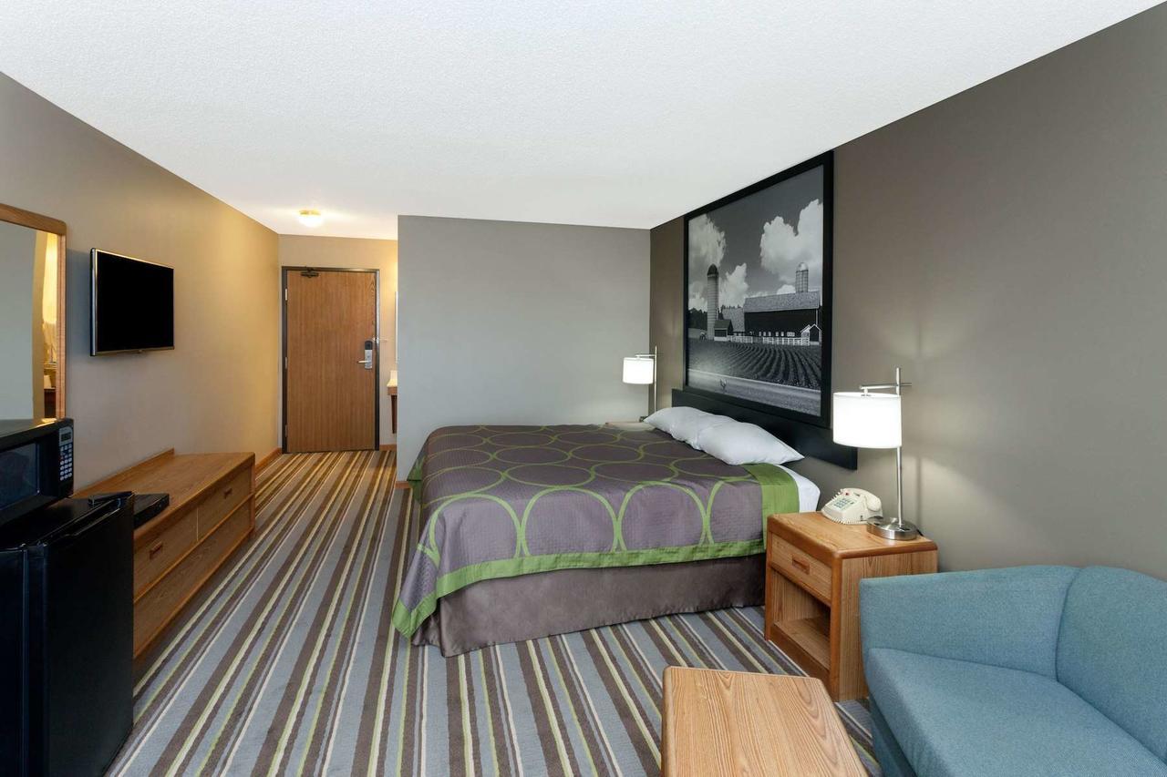 Super 8 By Wyndham Watseka Hotel Exterior foto